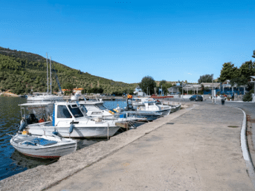 Boat Lift Installation in Palm Beach County: What You Need to Know Before You Buy
